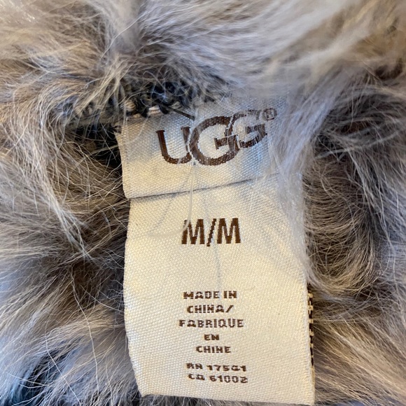 1 PAIR LEFT!  BNWT Ugg Leather Gloves w/Fur-Size Medium - Picture 8 of 12